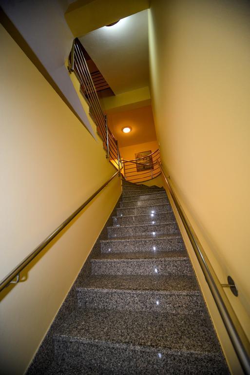Apartments Dalmacija 스타리그라드 파클레니차 외부 사진