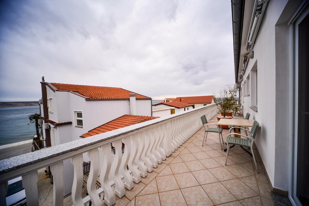 Apartments Dalmacija 스타리그라드 파클레니차 객실 사진