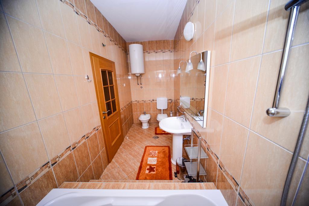Apartments Dalmacija 스타리그라드 파클레니차 객실 사진